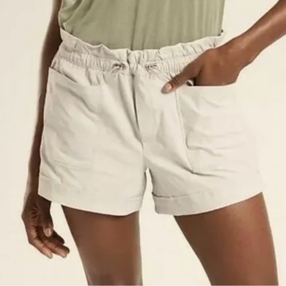 Athleta Pants - Athleta Trekkie paper bag shorts like grey size 12 style# 405929 Black Friday